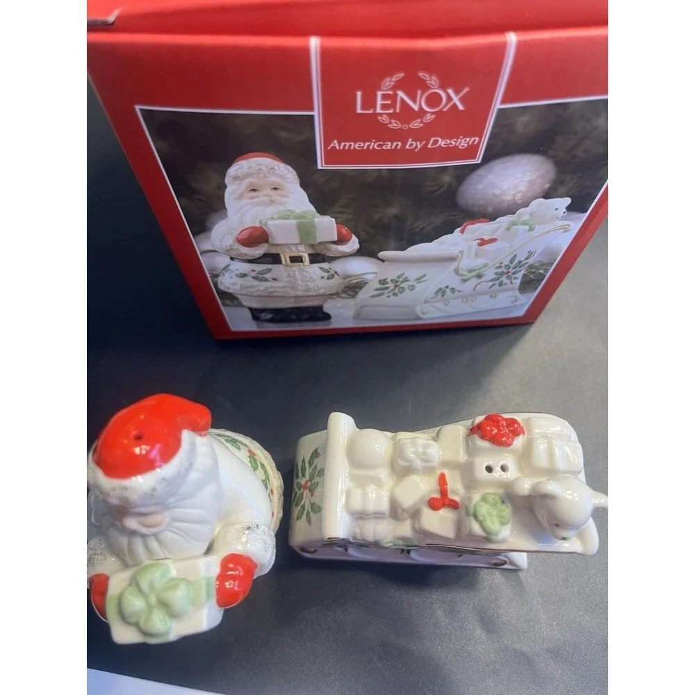 Lenox Santa & Sleigh Filled With Toys Salt & Pepper Shaker Set NIB